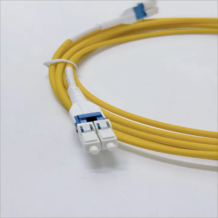 Cable de conexión de fibra óptica Uniboot